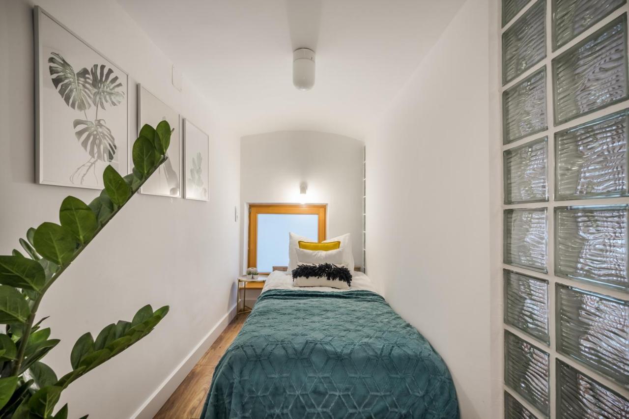 Colorful Designer Home In The Heart Of Budapest Exterior photo